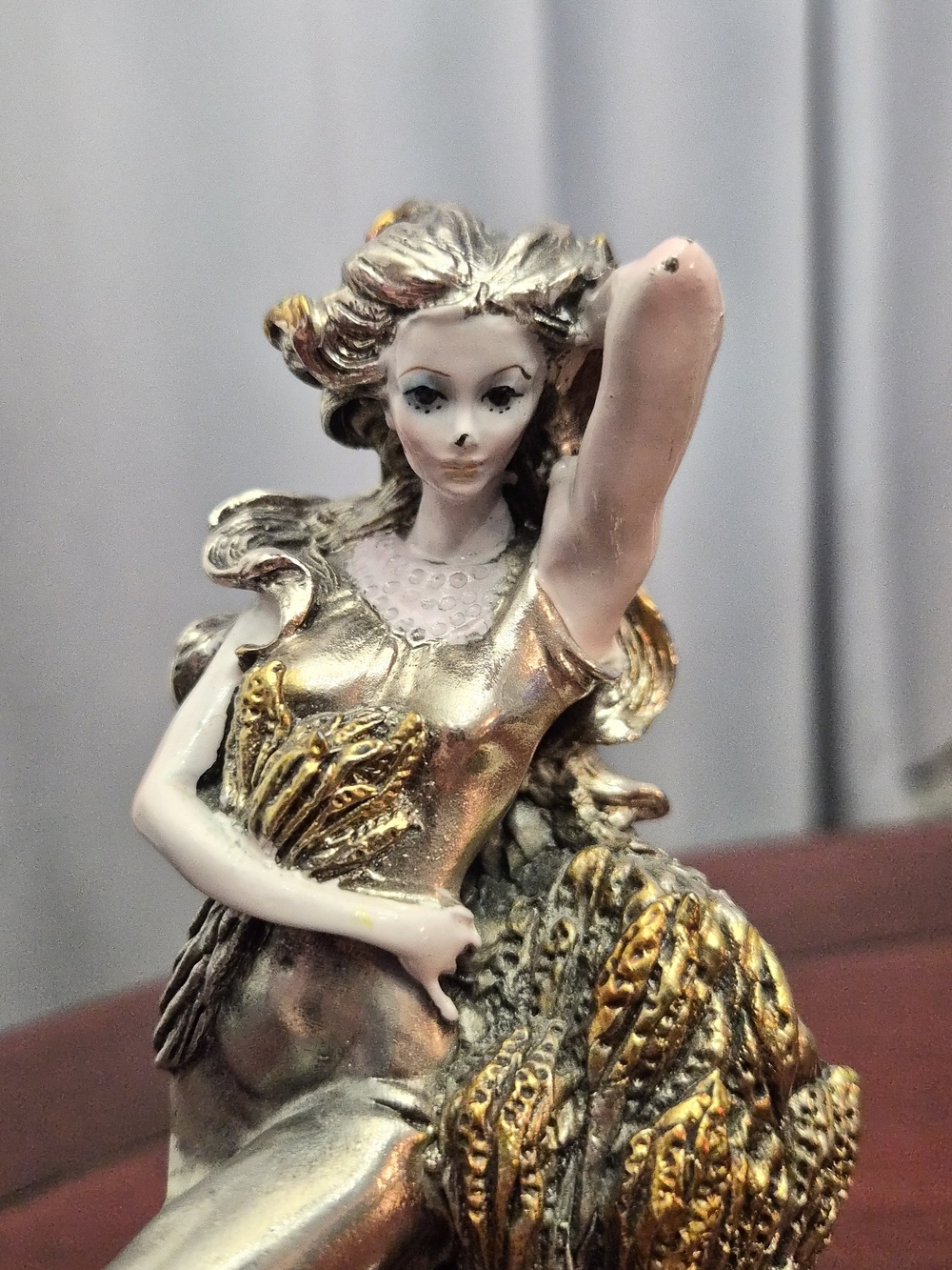 Signed Victor 9 inches tall, Lady Figurine Sculpture Silver Gold Tone, Vintage - Picture 14 of 15